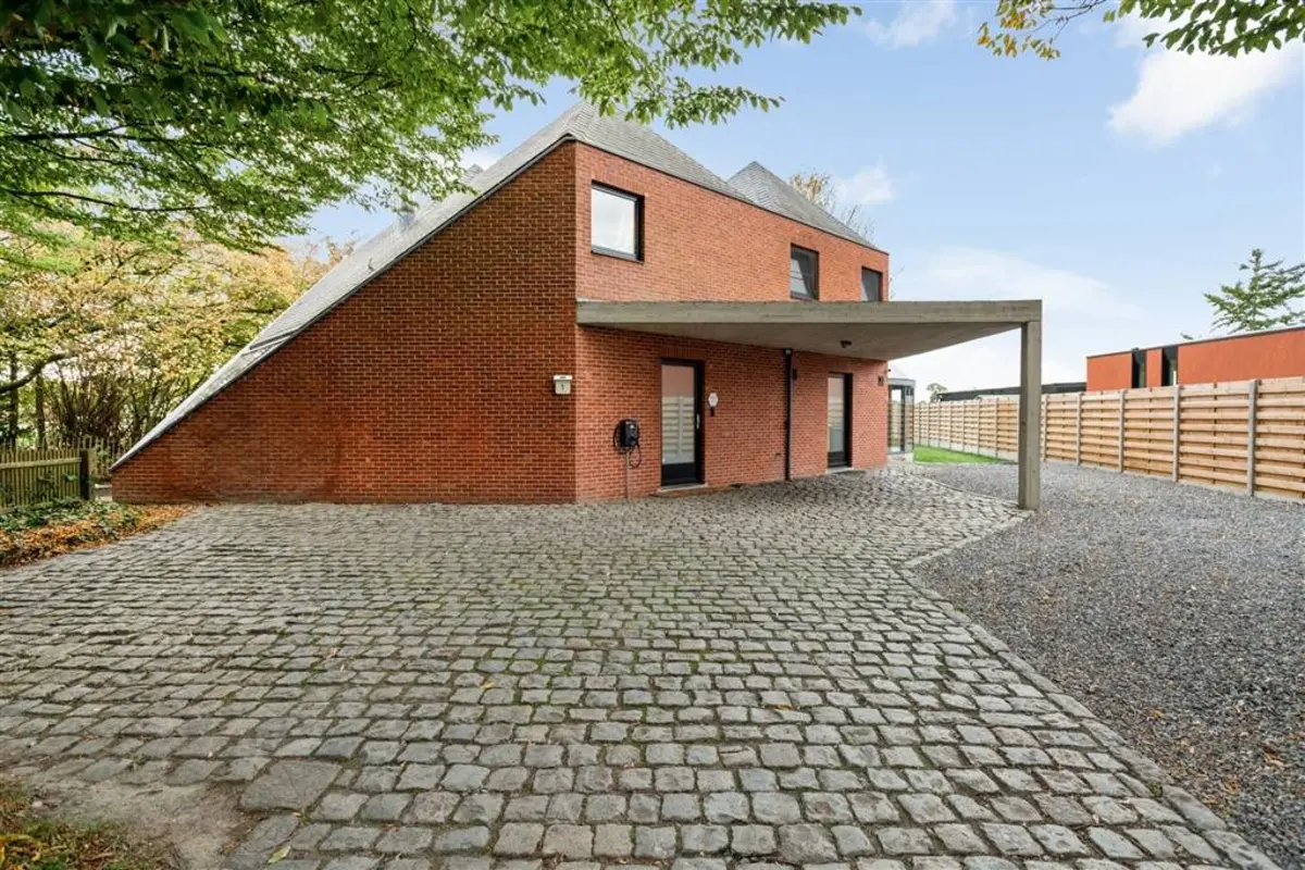 Villa te koop in Ravels 2380 585000.00€ 5 slaapkamers 228.00m² - Zoekertje 614335