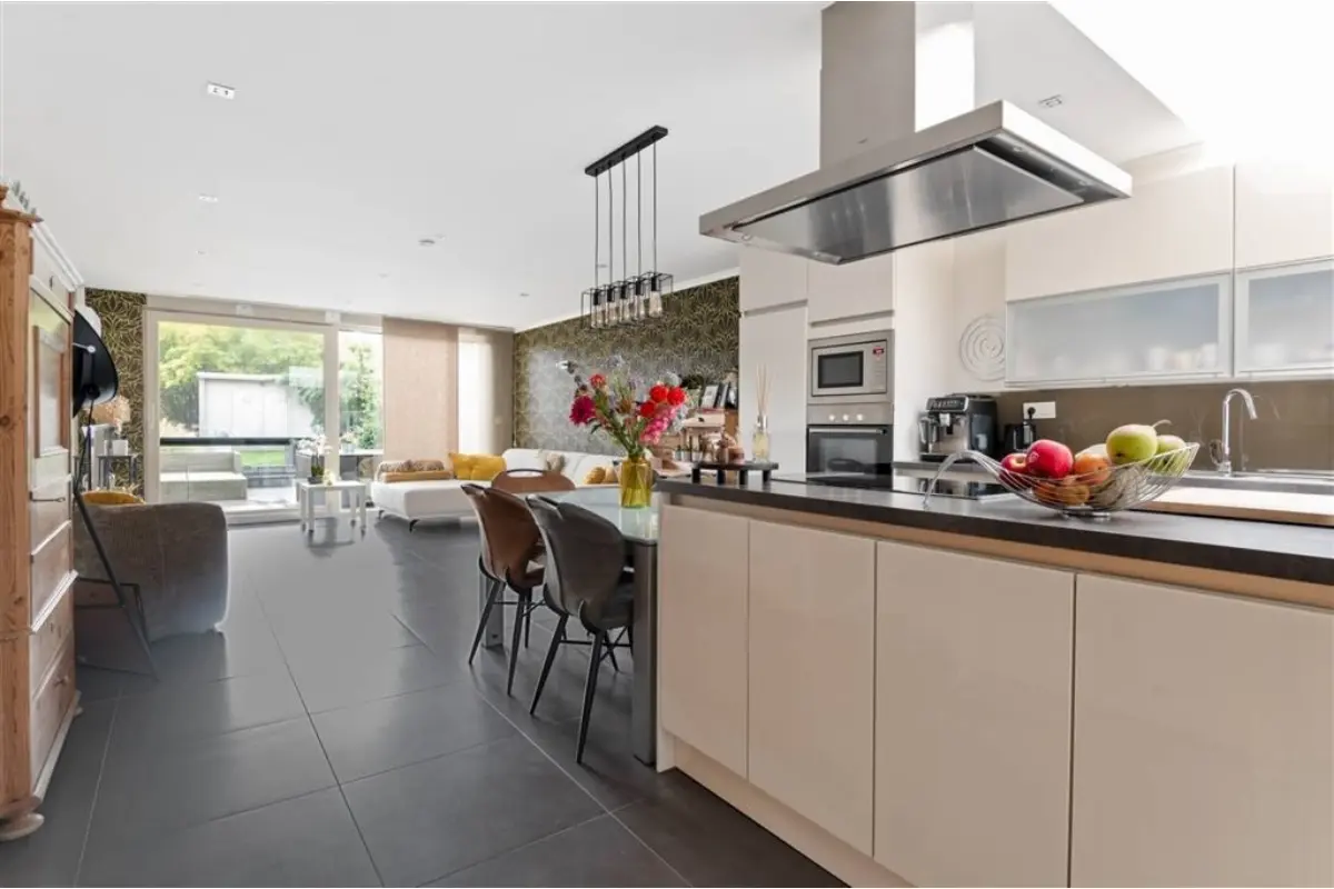 Huis te  koop in Burcht 2070 385000.00€ 4 slaapkamers 193.00m² - Zoekertje 614194