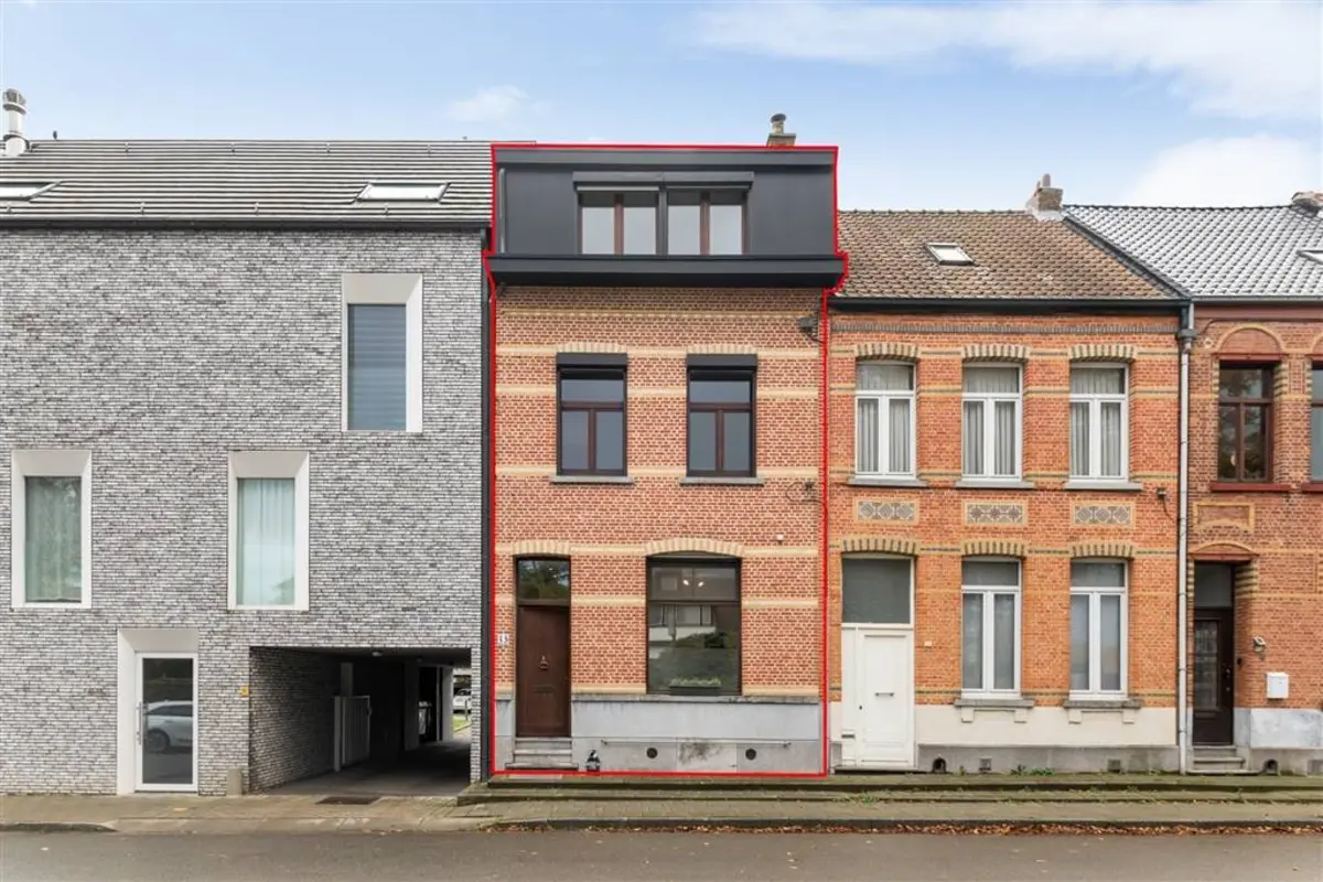 Huis te koop in Zwijndrecht 2070 385000.00€ 4 slaapkamers 193.00m² - Zoekertje 614194