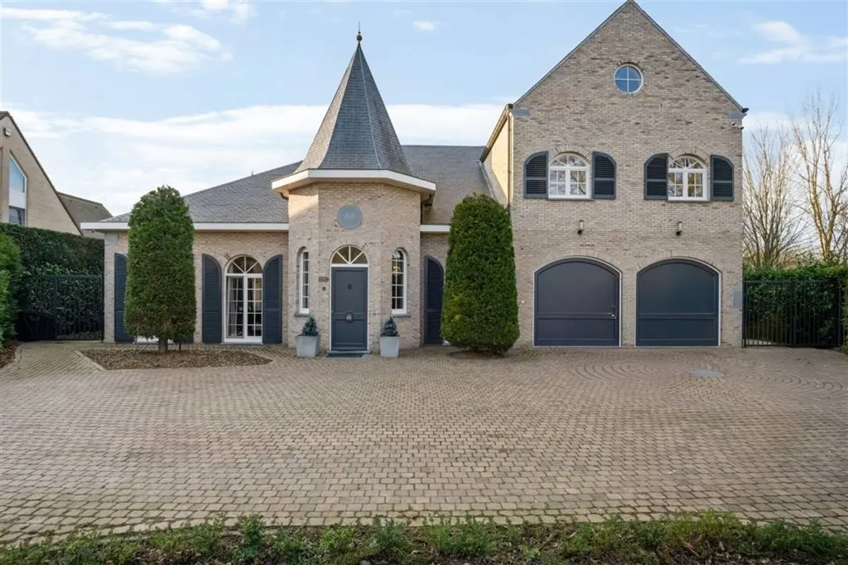 Villa te  koop in Poppel 2382 845000.00€ 7 slaapkamers 501.00m² - Zoekertje 614340