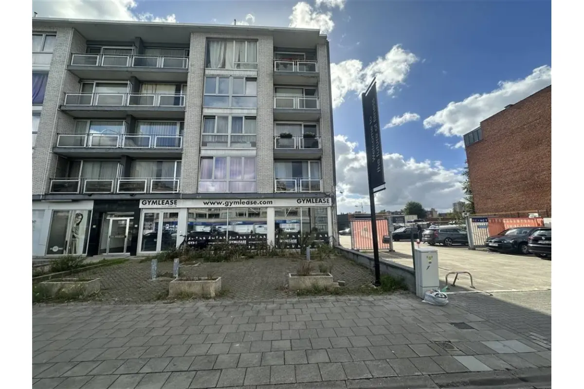 Handelszaak te  huur in Deurne 2100 4950.00€  slaapkamers 559.00m² - Zoekertje 614458