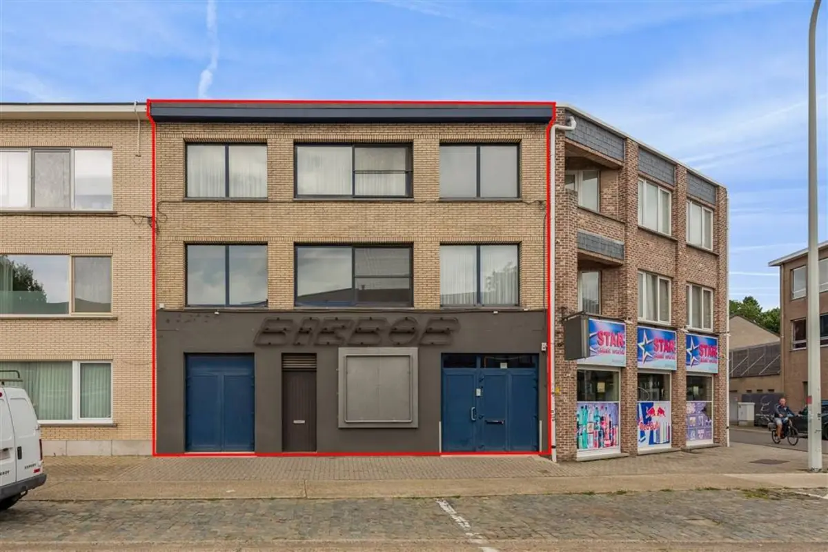 Appartementsgebouw te  koop in Vosselaar 2350 690000.00€ 4 slaapkamers 579.00m² - Zoekertje 614390