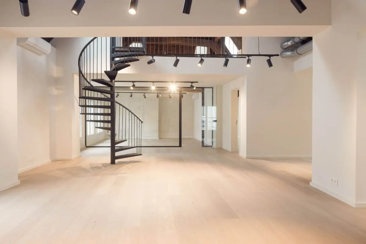 Handelszaak te  huur in Antwerpen 2000 3600.00€  slaapkamers 244.00m² - Zoekertje 615452