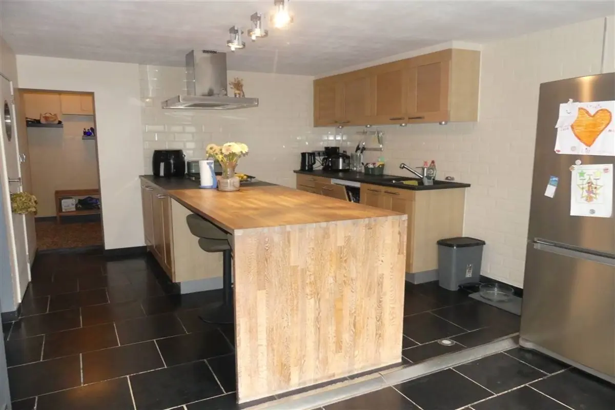 Huis te  koop in Niel 2845 288000.00€ 2 slaapkamers 120.00m² - Zoekertje 615310