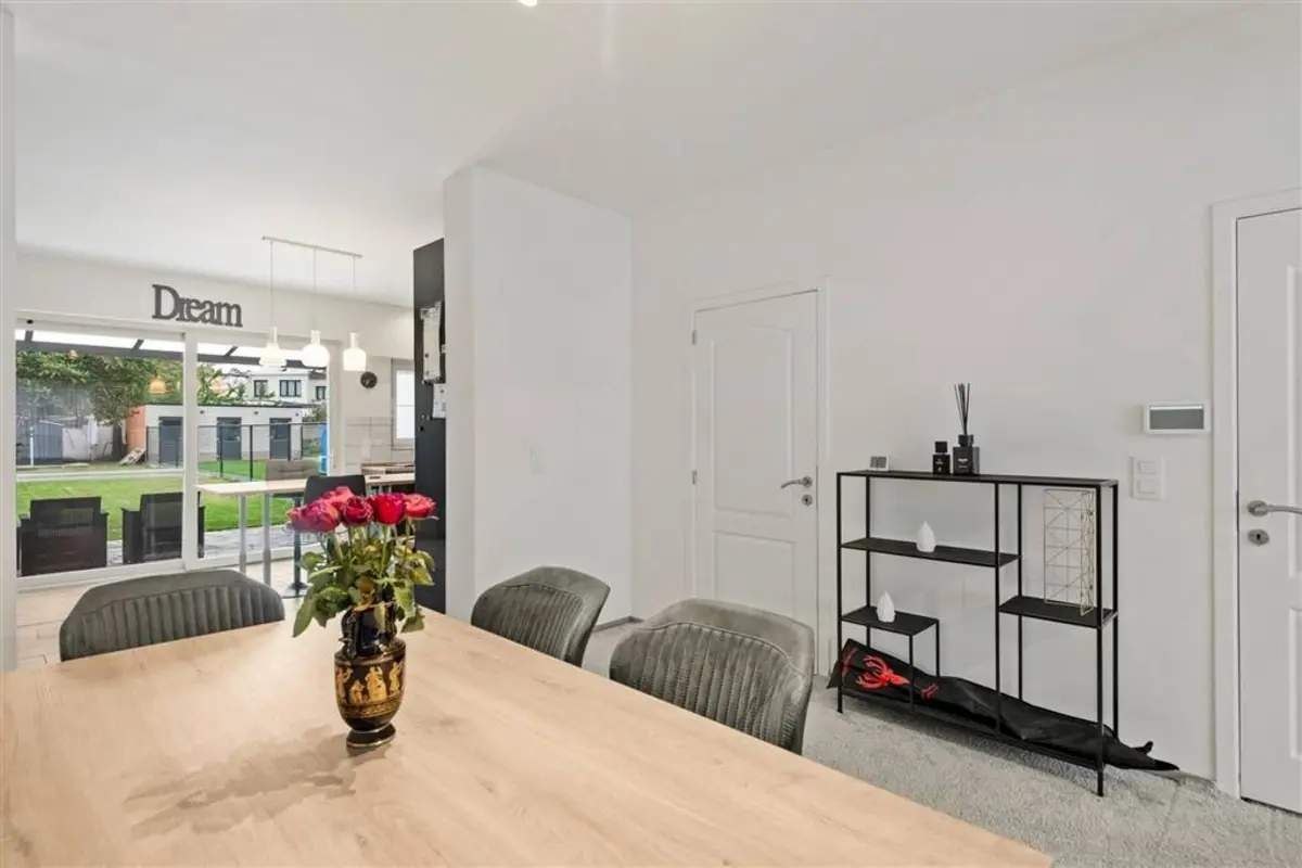 Huis te  koop in Wilrijk 2610 379000.00€ 2 slaapkamers 110.00m² - Zoekertje 616384