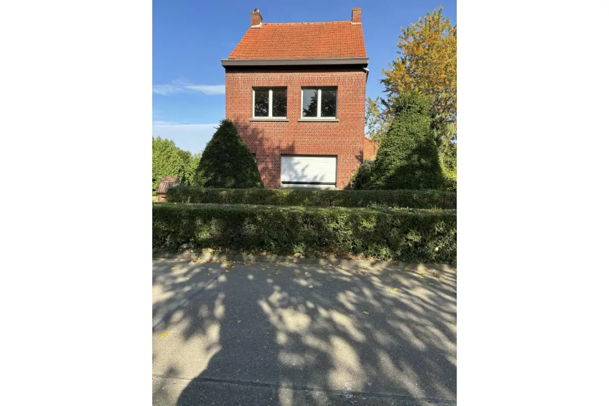 Huis te  koop in Noorderwijk 2200 240000.00€ 3 slaapkamers m² - Zoekertje 617076