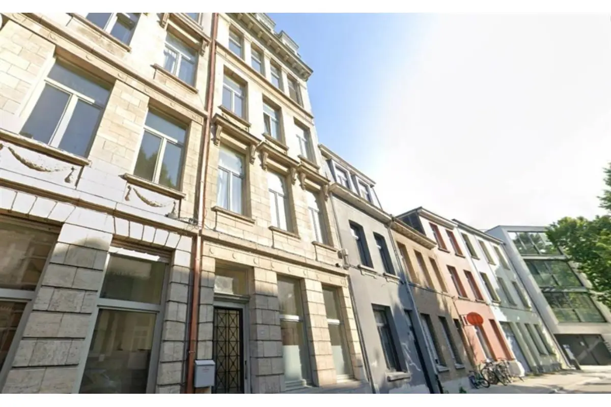 Appartement te  huur in Berchem 2600 840.00€ 1 slaapkamers 60.00m² - Zoekertje 616745