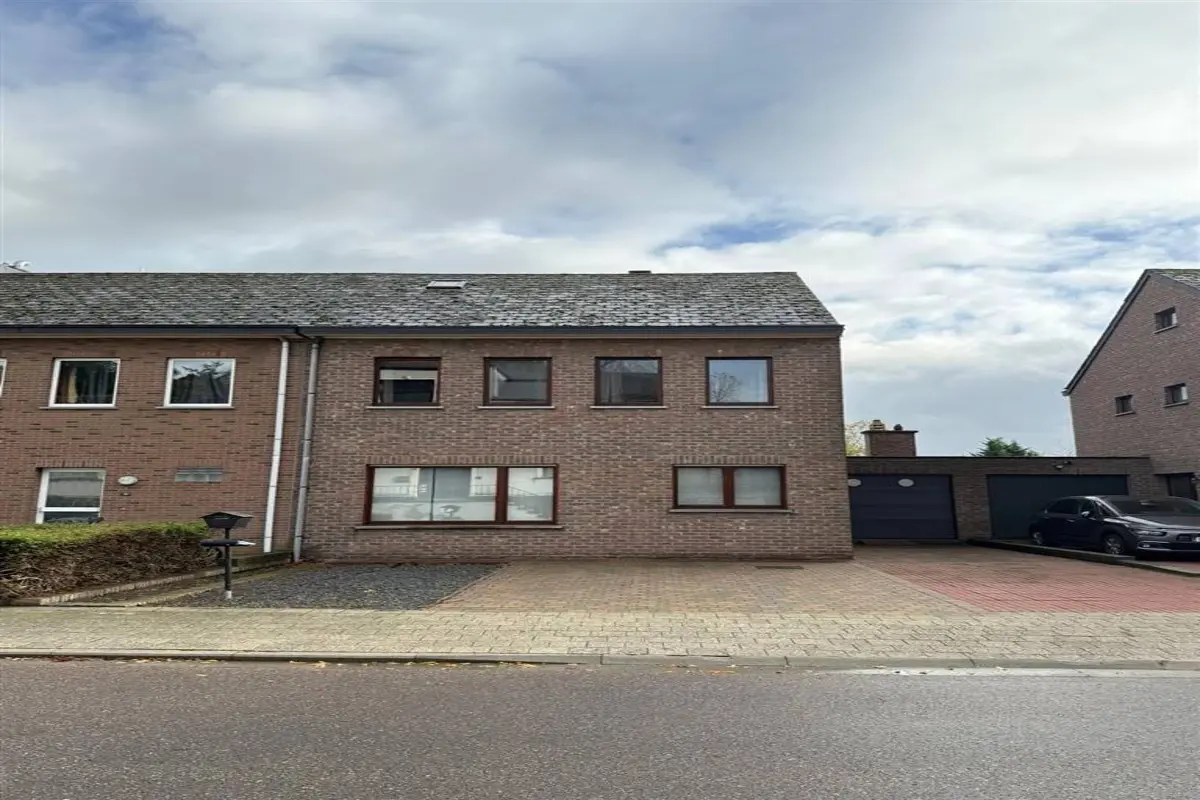 Huis te  huur in Beerzel 2580 1050.00€ 4 slaapkamers 193.00m² - Zoekertje 617121