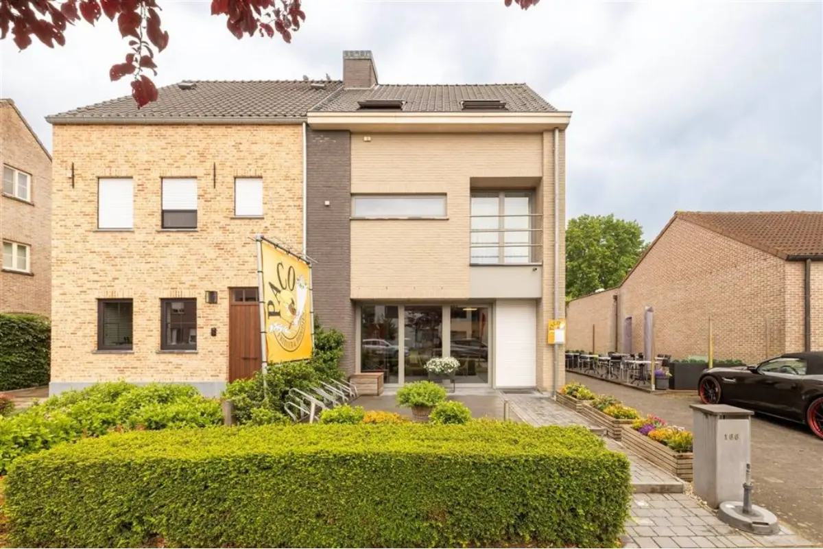 Handelszaak te  koop in Herentals 2200 595000.00€ 3 slaapkamers 213.00m² - Zoekertje 621658
