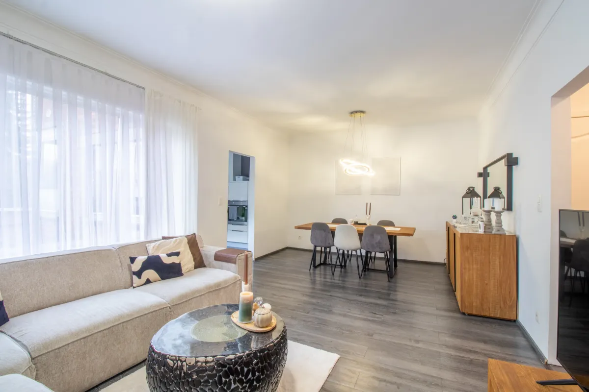 Appartement te  koop in Wilrijk 2610 245000.00€ 2 slaapkamers 96.00m² - Zoekertje 621610