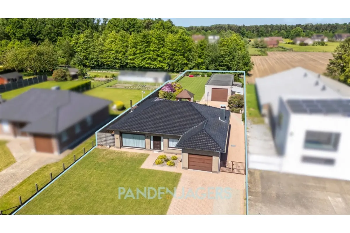 Bungalow te  koop in Duffel 2570 555000.00€ 2 slaapkamers 162.00m² - Zoekertje 621718