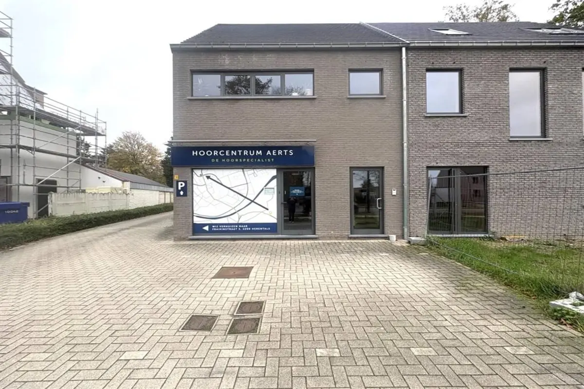 Handelszaak te  huur in Herentals 2200 1295.00€  slaapkamers 103.00m² - Zoekertje 622680