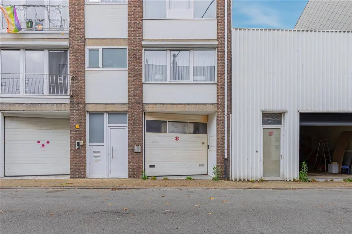 Parking & garage te  koop in Willebroek 2830 103000.00€  slaapkamers m² - Zoekertje 622353