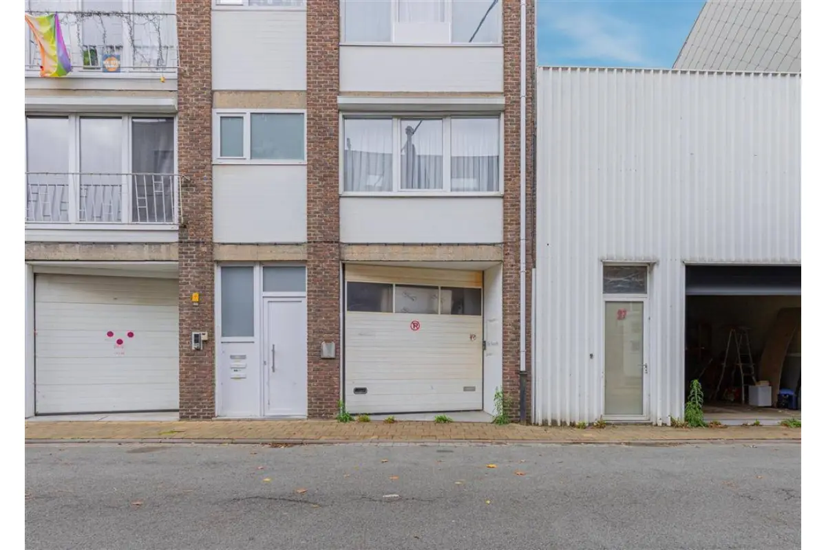 Parking & garage te  koop in Willebroek 2830 103000.00€  slaapkamers m² - Zoekertje 622353