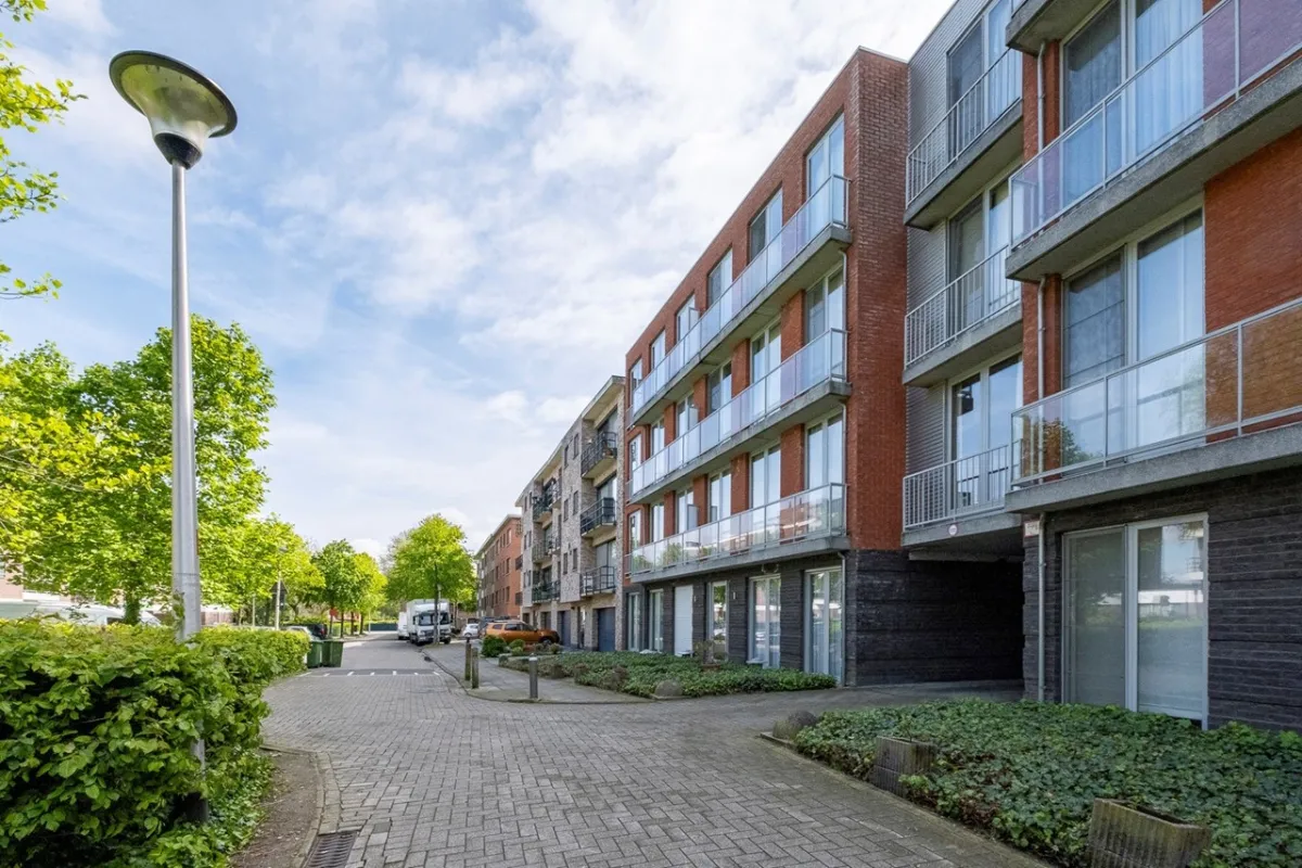 Parking & garage te  koop in Hoboken 2660 3900.00€  slaapkamers m² - Zoekertje 623209