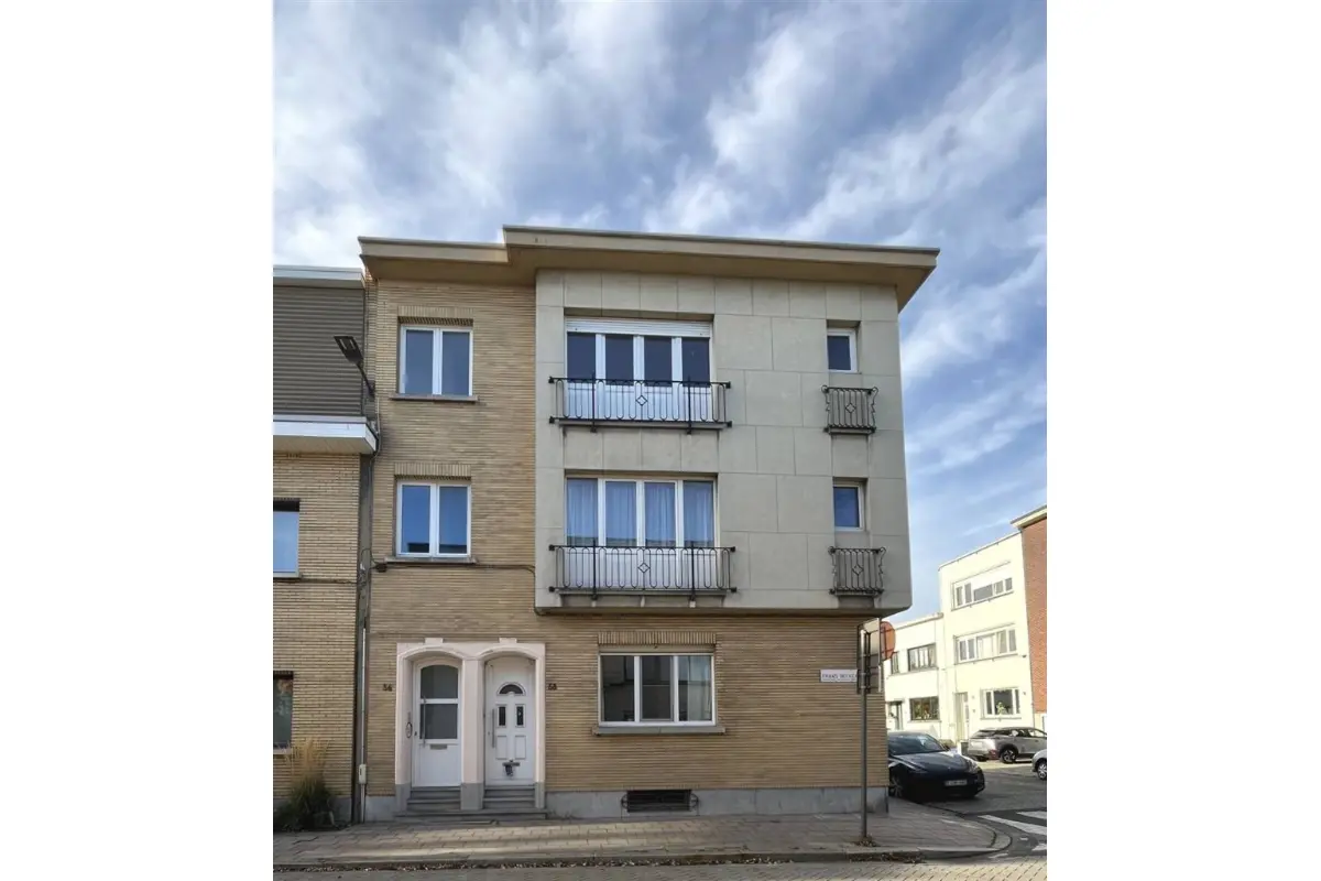 Appartement te  koop in Berchem 2600 229500.00€ 2 slaapkamers 110.00m² - Zoekertje 623639