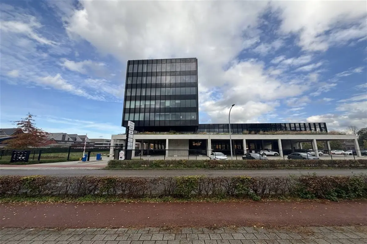 Handelszaak te  huur in Geel 2440 5712.00€  slaapkamers 457.00m² - Zoekertje 624300