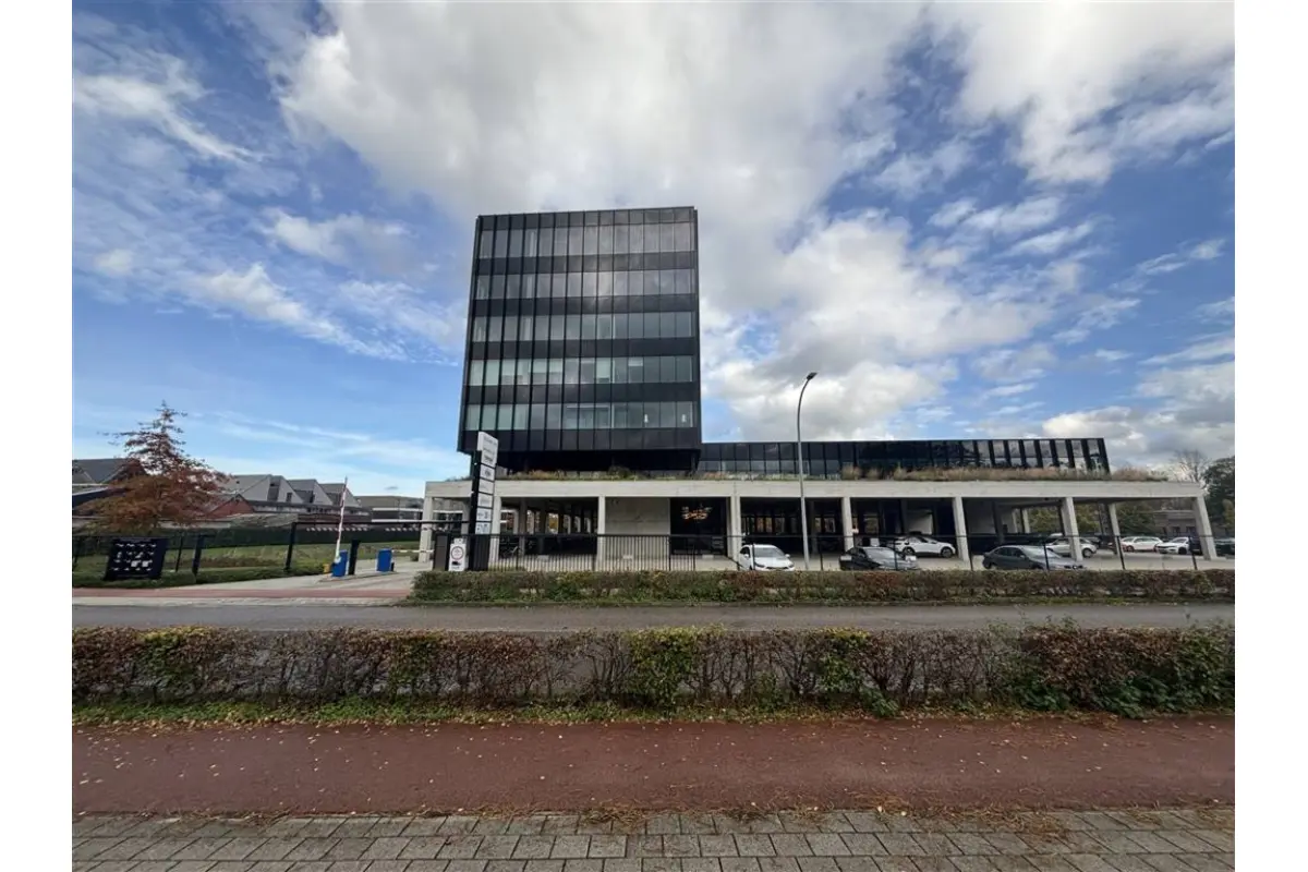 Handelszaak te  huur in Geel 2440 5712.00€  slaapkamers 457.00m² - Zoekertje 624300