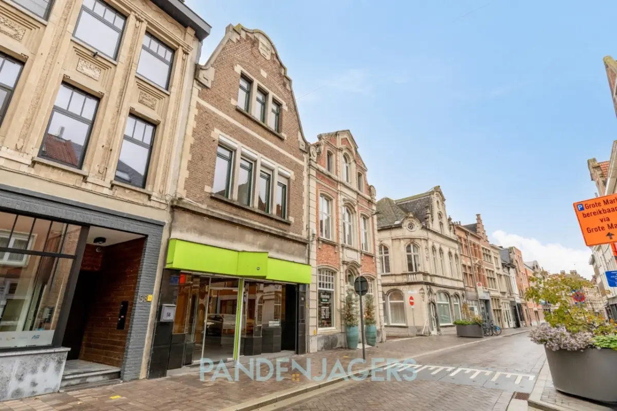 Huis te  koop in Lier 2500 420000.00€ 6 slaapkamers 338.00m² - Zoekertje 625223
