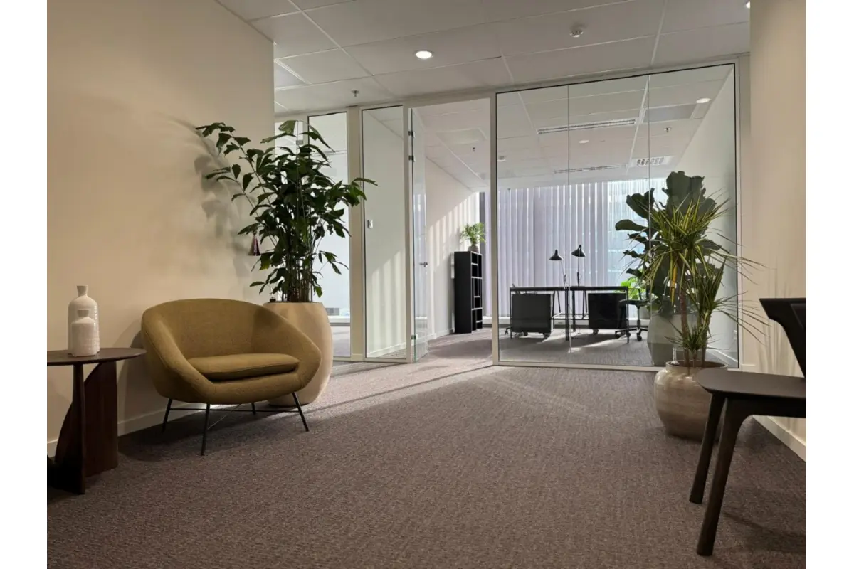 Handelszaak te  huur in Antwerpen 2030 800.00€  slaapkamers 16.00m² - Zoekertje 625124