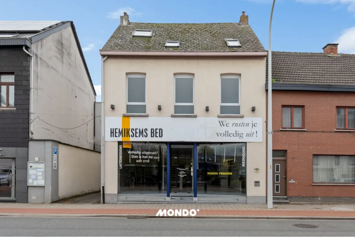 Huis te  koop in Hemiksem 2620 595000.00€ 3 slaapkamers 450.00m² - Zoekertje 626209