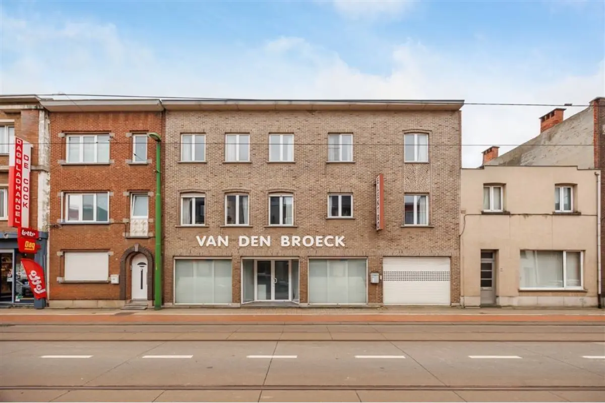 Handelszaak te  koop in Burcht 2070 525000.00€ 6 slaapkamers 280.00m² - Zoekertje 627002