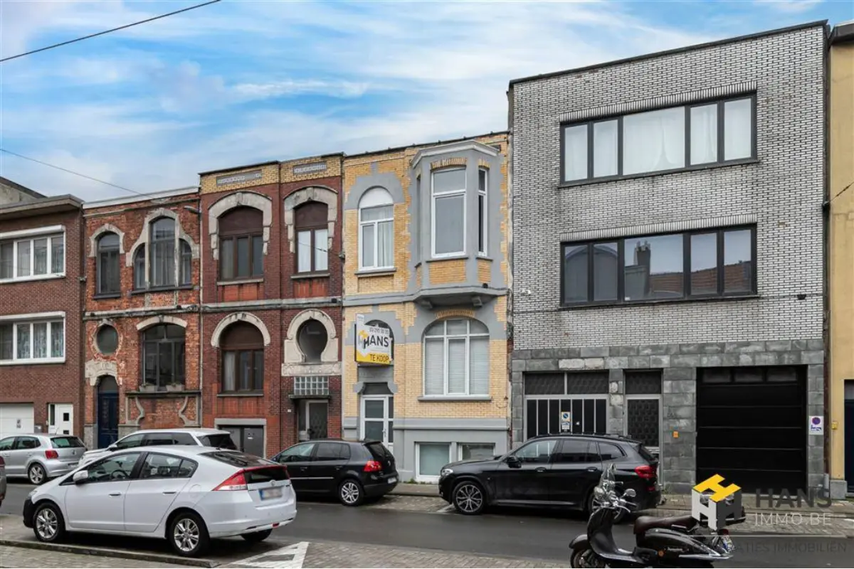 Huis te  koop in Deurne 2100 385000.00€ 3 slaapkamers 287.00m² - Zoekertje 628097