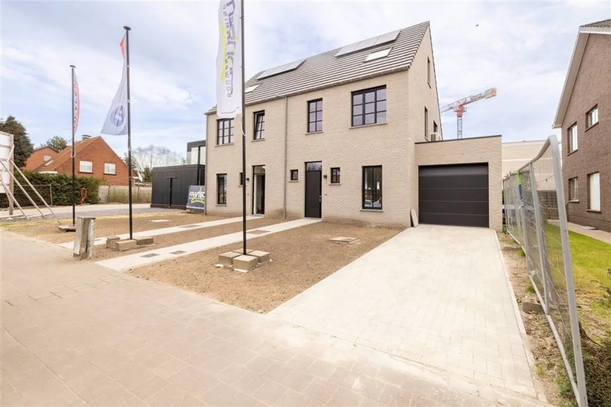 Huis te  koop in Oud-Turnhout 2360 499000.00€ 5 slaapkamers 199.88m² - Zoekertje 627859