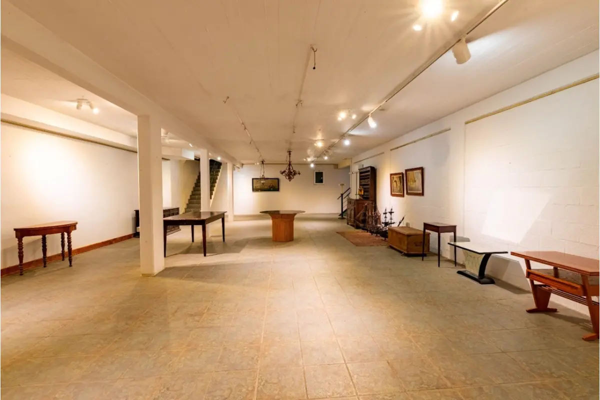 Handelszaak te  huur in Antwerpen 2000 1600.00€  slaapkamers 178.00m² - Zoekertje 629080