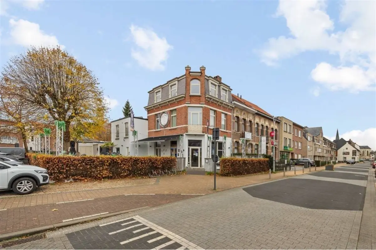Handelszaak te  koop in Ranst 2520 589000.00€ 3 slaapkamers 111.00m² - Zoekertje 630130