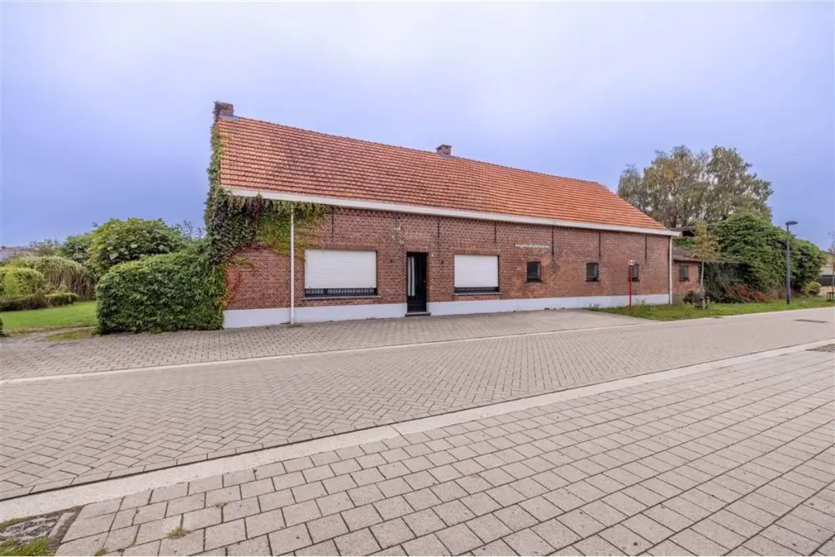 Boerderij te  koop in Malle 2390 559900.00€ 3 slaapkamers m² - Zoekertje 630132