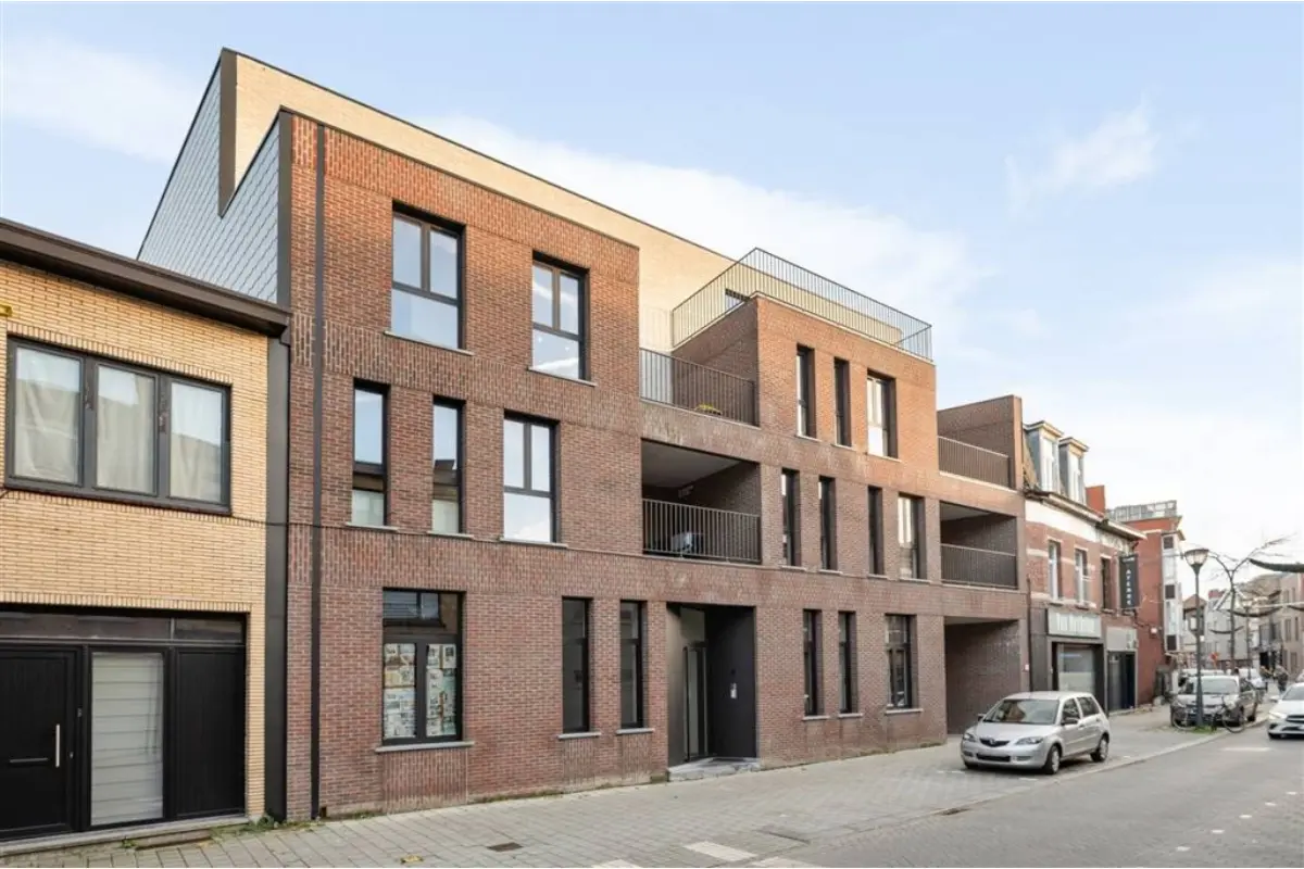 Huis te  koop in Turnhout 2300 3398366.00€ 20 slaapkamers 846.97m² - Zoekertje 630136