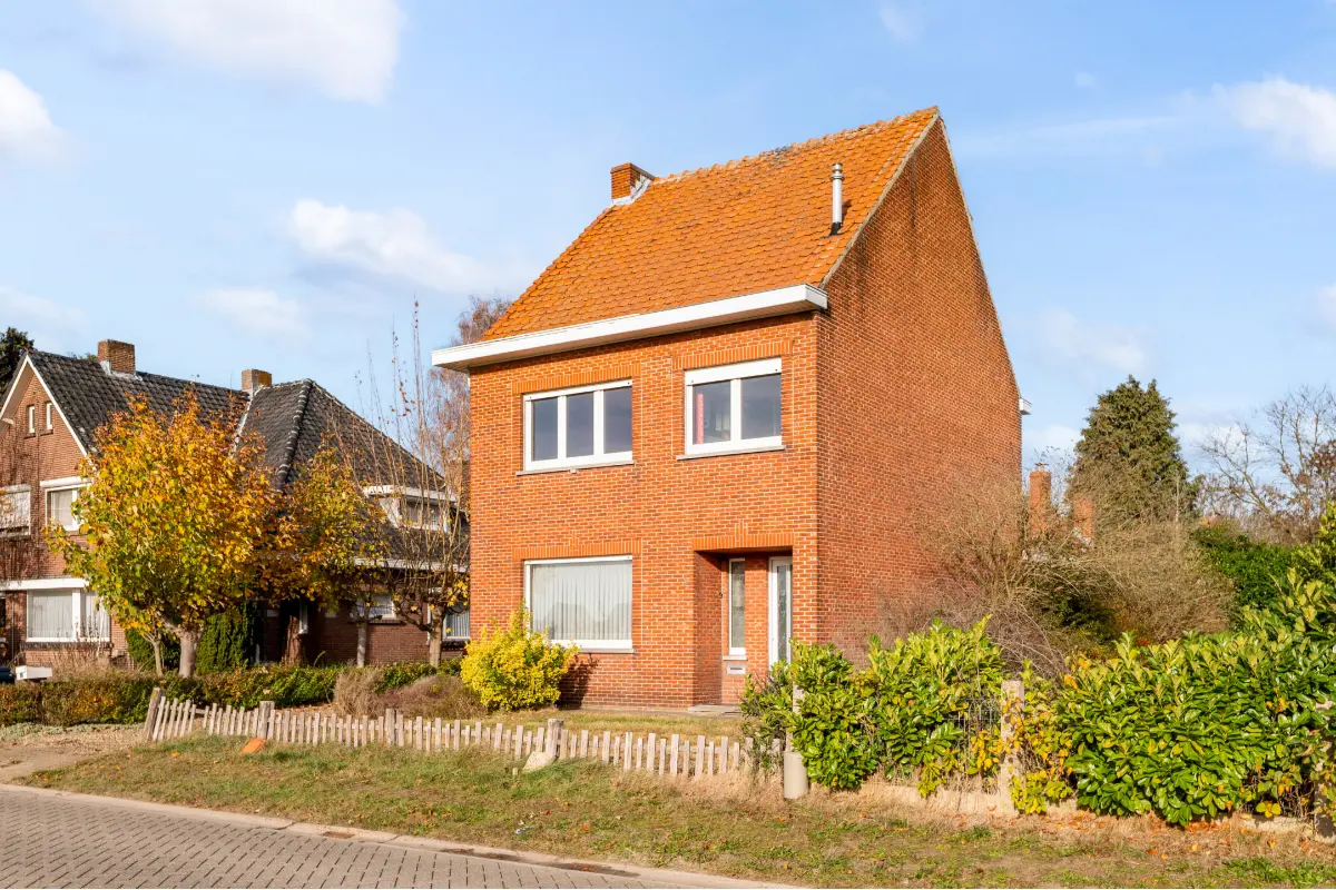 Huis te  koop in Mol 2400 219000.00€ 3 slaapkamers 204.00m² - Zoekertje 630830