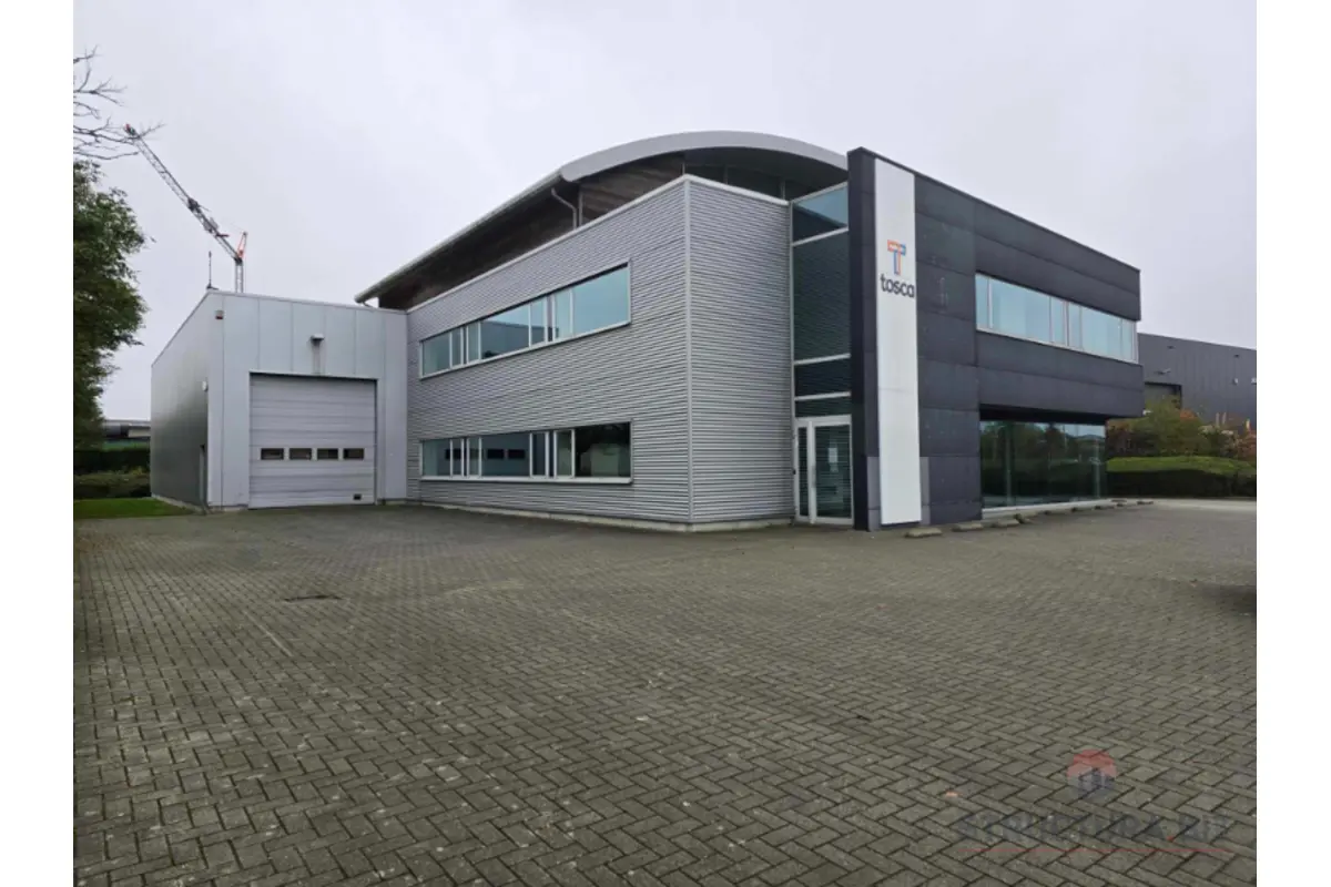 Handelszaak te  koop in Aartselaar 2630 2490000.00€  slaapkamers 1650.00m² - Zoekertje 630898