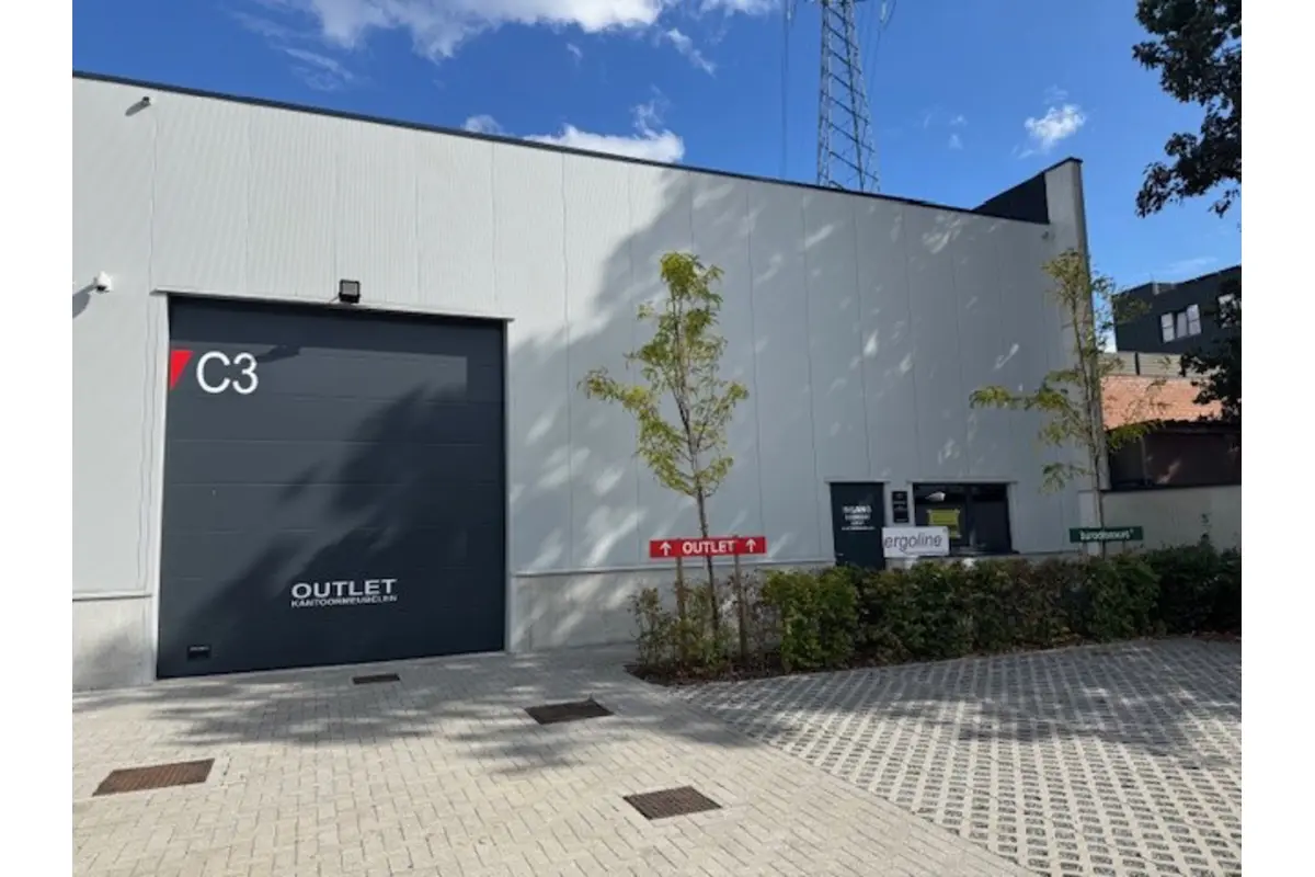 Handelszaak te  huur in Merksem 2170 2250.00€  slaapkamers 270.00m² - Zoekertje 630948