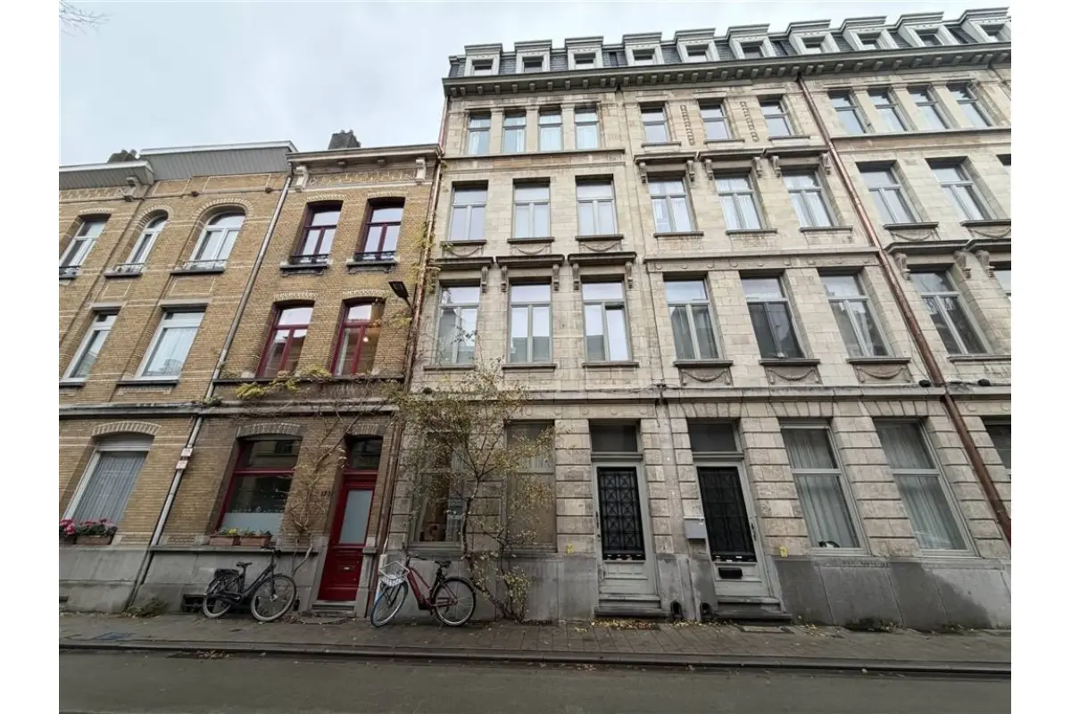 Appartement te  huur in Berchem 2600 940.00€ 1 slaapkamers 65.00m² - Zoekertje 632290