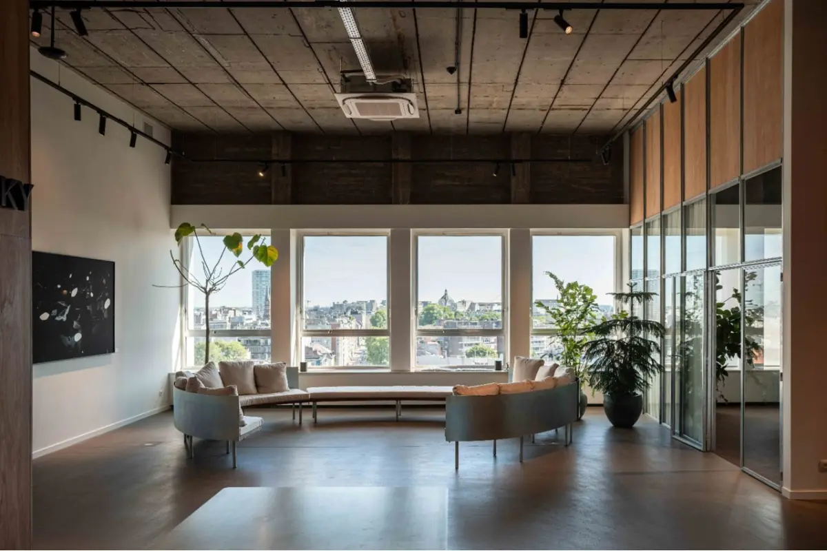 Handelszaak te  huur in Antwerpen 2018 9500.00€  slaapkamers m² - Zoekertje 633558