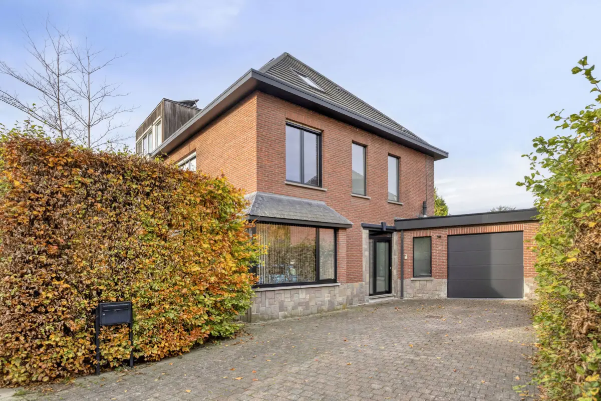 Huis te  koop in Mortsel 2640 598000.00€ 4 slaapkamers m² - Zoekertje 632967