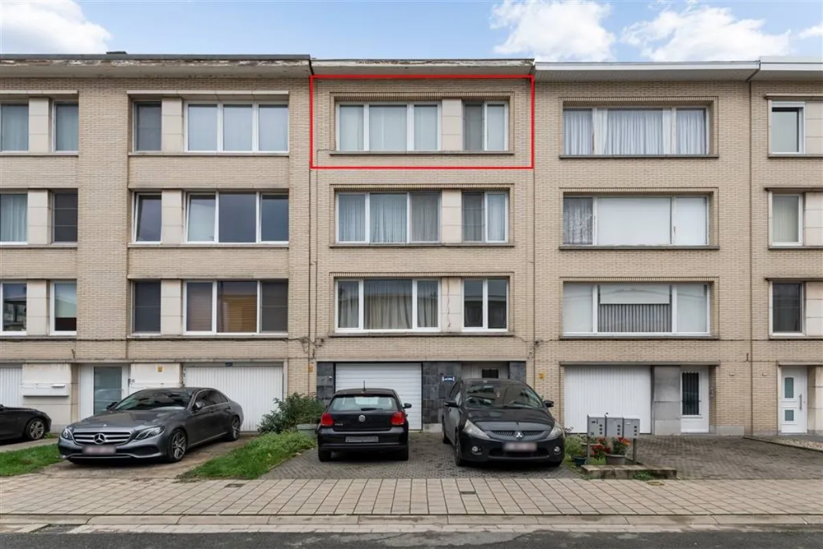 Appartement te  koop in Deurne 2100 208000.00€ 1 slaapkamers 74.00m² - Zoekertje 633833