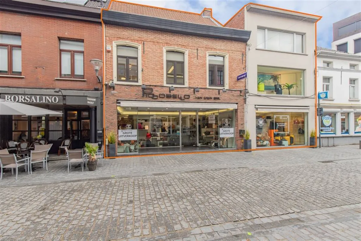 Handelszaak te  koop in Boom 2850 465000.00€ 3 slaapkamers 370.00m² - Zoekertje 634237