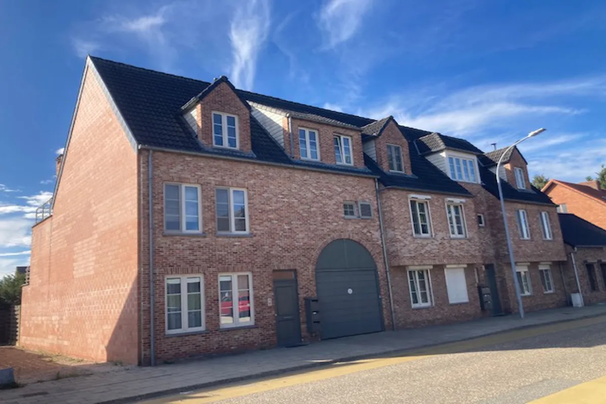 Appartement te  huur in Mol 2400 925.00€ 2 slaapkamers m² - Zoekertje 635754