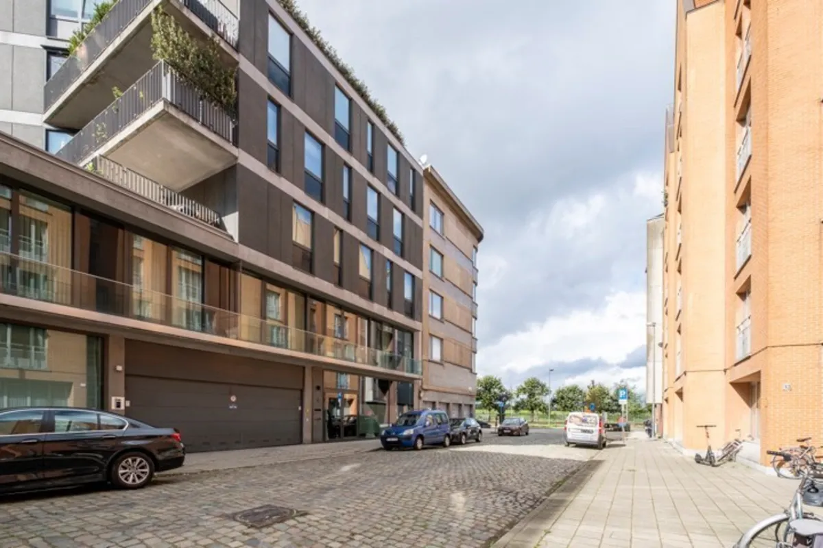 Parking & garage te  huur in Antwerpen 2000 150.00€  slaapkamers m² - Zoekertje 635376