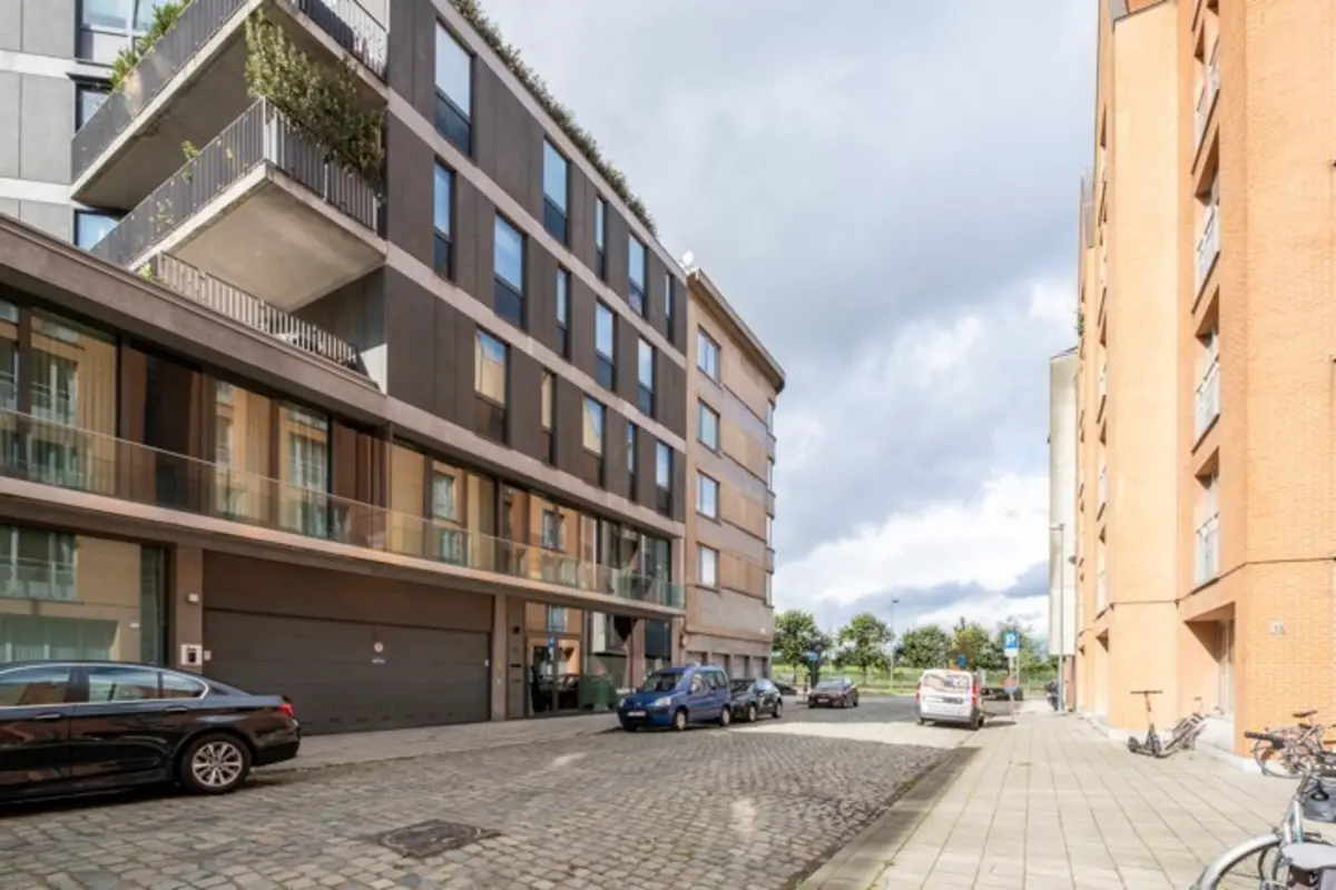 Parking & garage te  huur in Antwerpen 2000 150.00€  slaapkamers m² - Zoekertje 635376