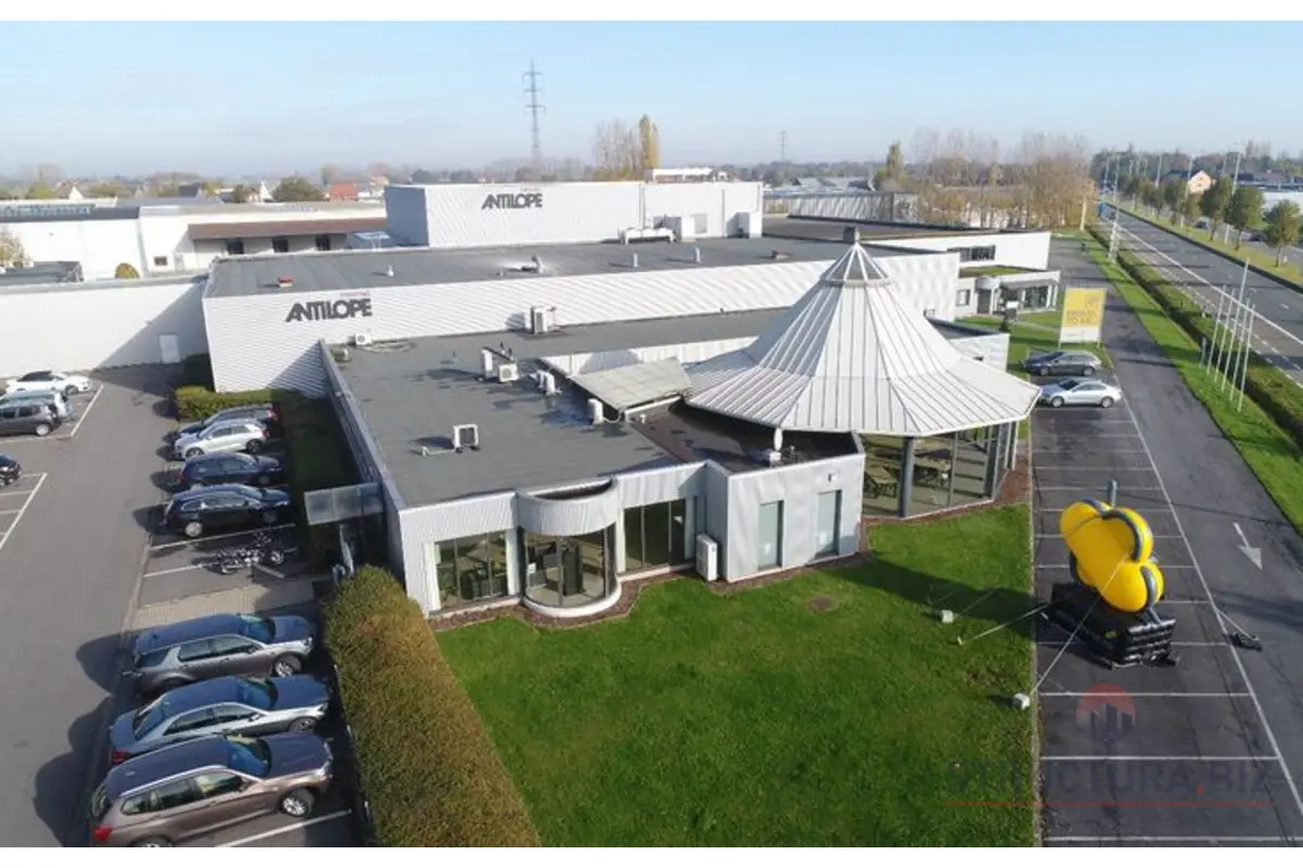 Handelszaak te  huur in Lier 2500 4000.00€  slaapkamers 890.00m² - Zoekertje 636301