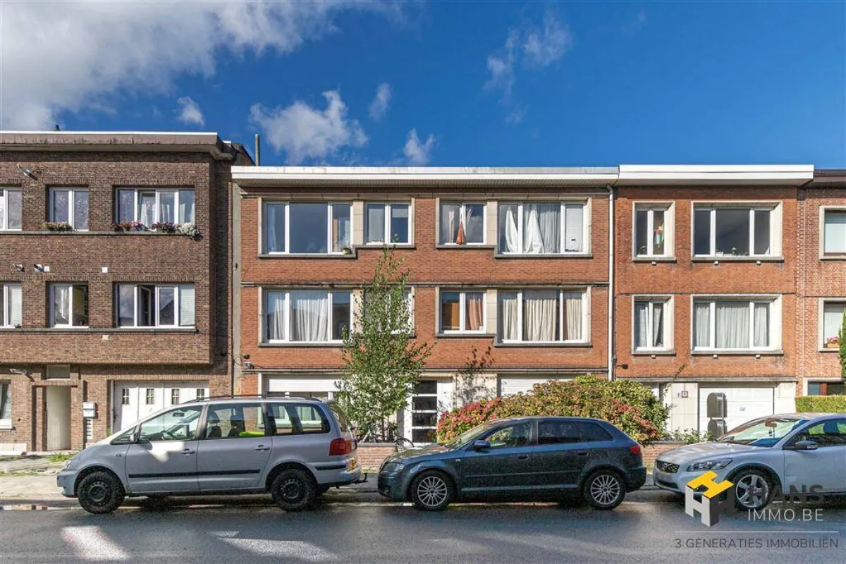 Huis te  koop in Borgerhout 2140 1350000.00€ 12 slaapkamers 440.00m² - Zoekertje 636511