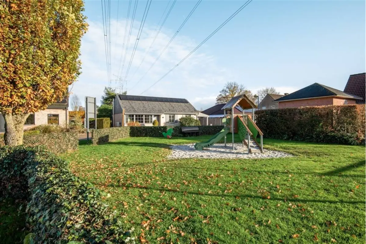 Villa te  koop in Kontich 2550 599000.00€ 3 slaapkamers 171.00m² - Zoekertje 637437