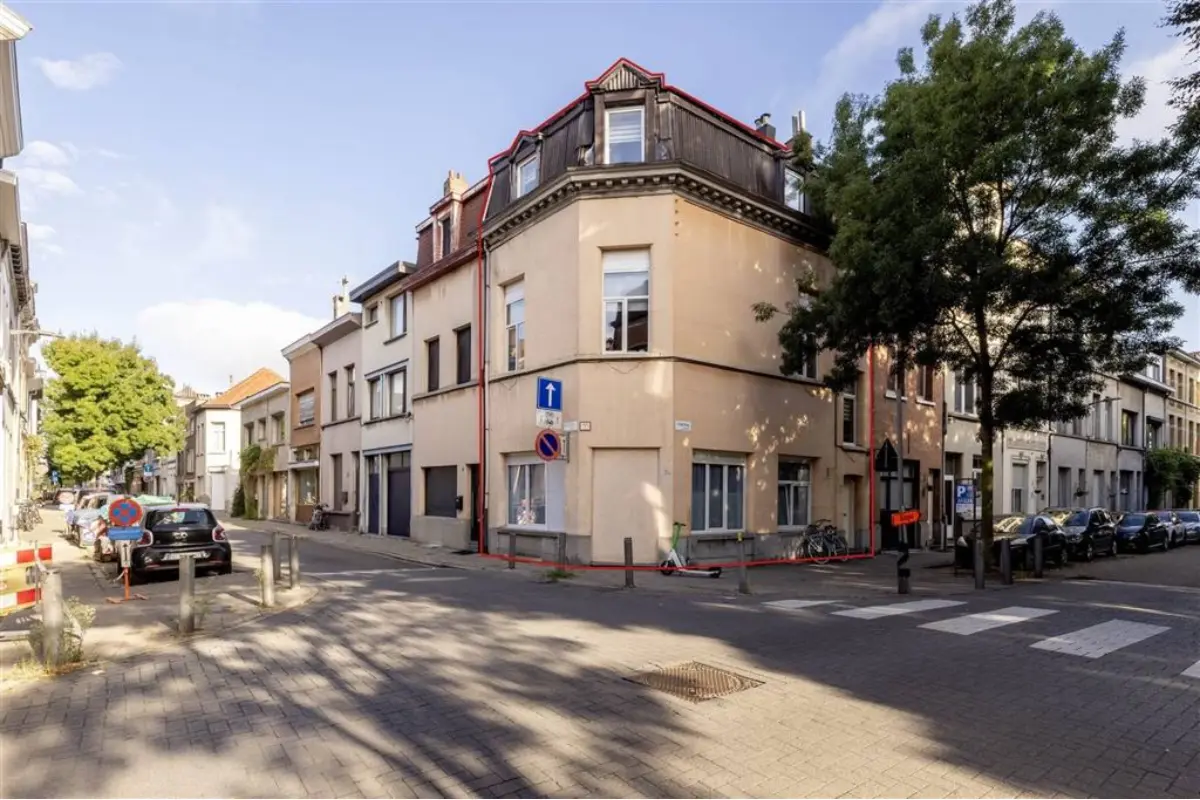 Huis te  koop in Borgerhout 2140 349000.00€ 4 slaapkamers 163.00m² - Zoekertje 636807