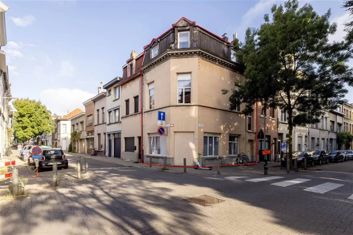 Huis te  koop in Borgerhout 2140 349000.00€ 4 slaapkamers 163.00m² - Zoekertje 636807