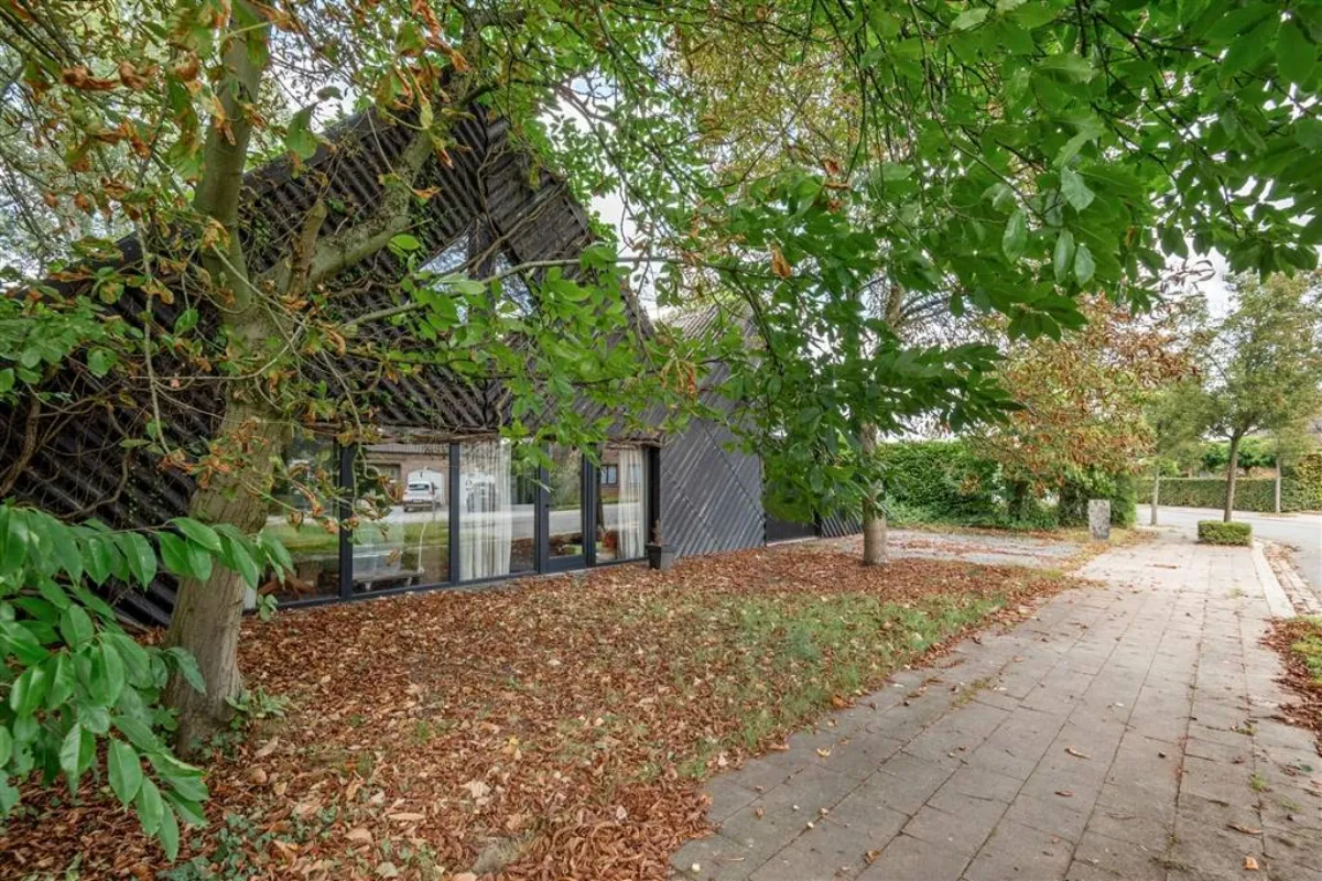 Villa te  koop in Hove 2540 725000.00€ 4 slaapkamers 243.00m² - Zoekertje 637447