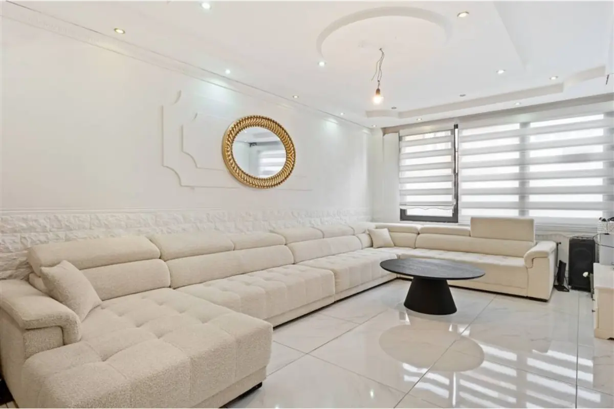 Huis te  koop in Merksem 2170 349000.00€ 4 slaapkamers 180.00m² - Zoekertje 637428